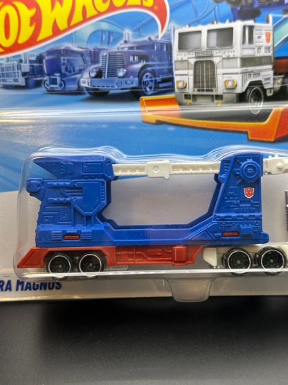 HOT WHEELS - TRANSFORMERS ULTRA MAGNUS - SUPER RIGS