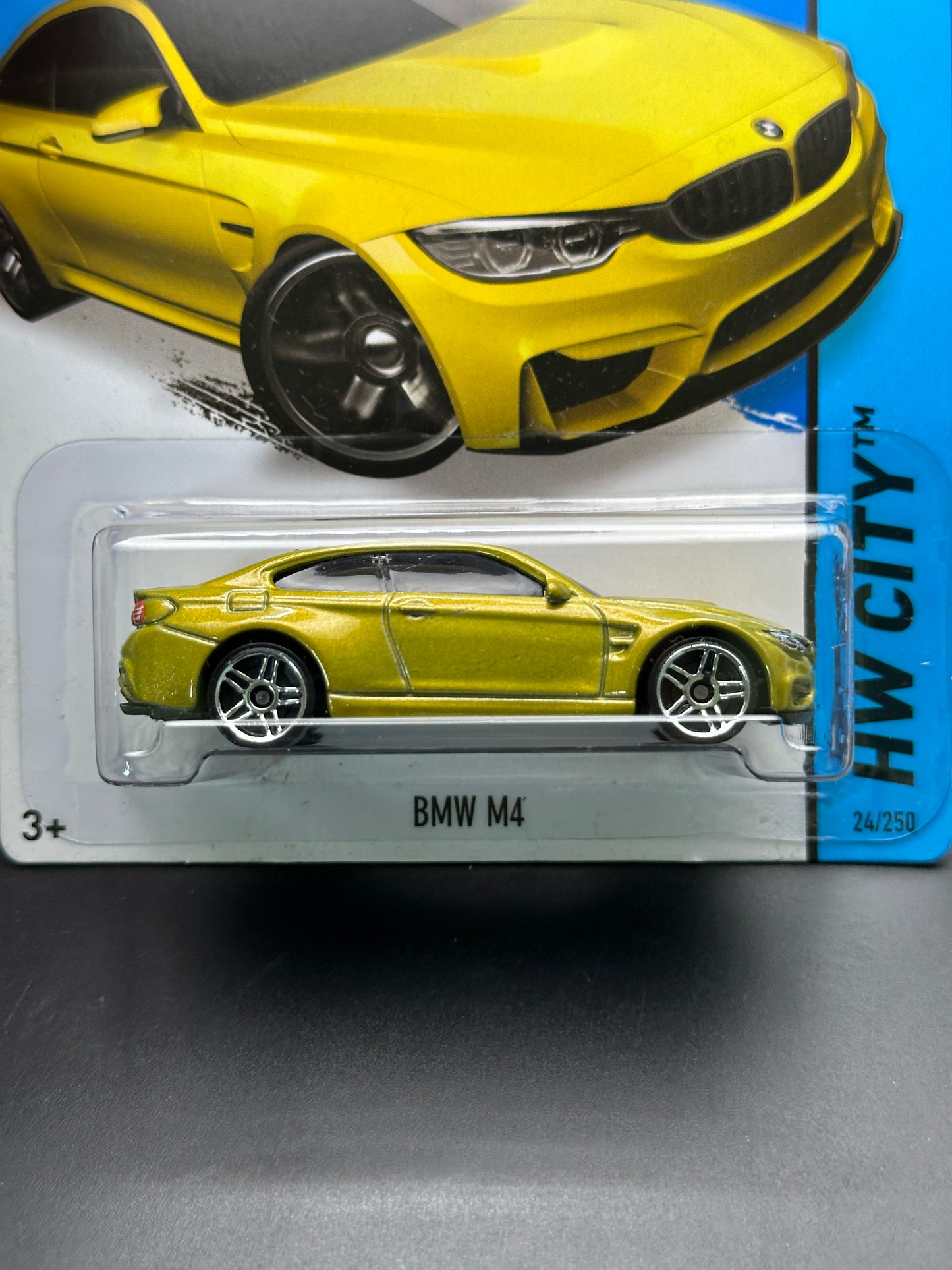 HOT WHEELS - BMW M4 (2015) - HW CITY: STREET POWER