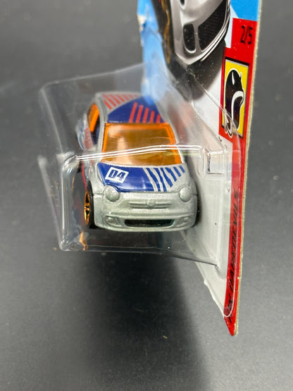 HOT WHEELS - FIAT 500 (2018) - HW DAREDEVILS 2/5