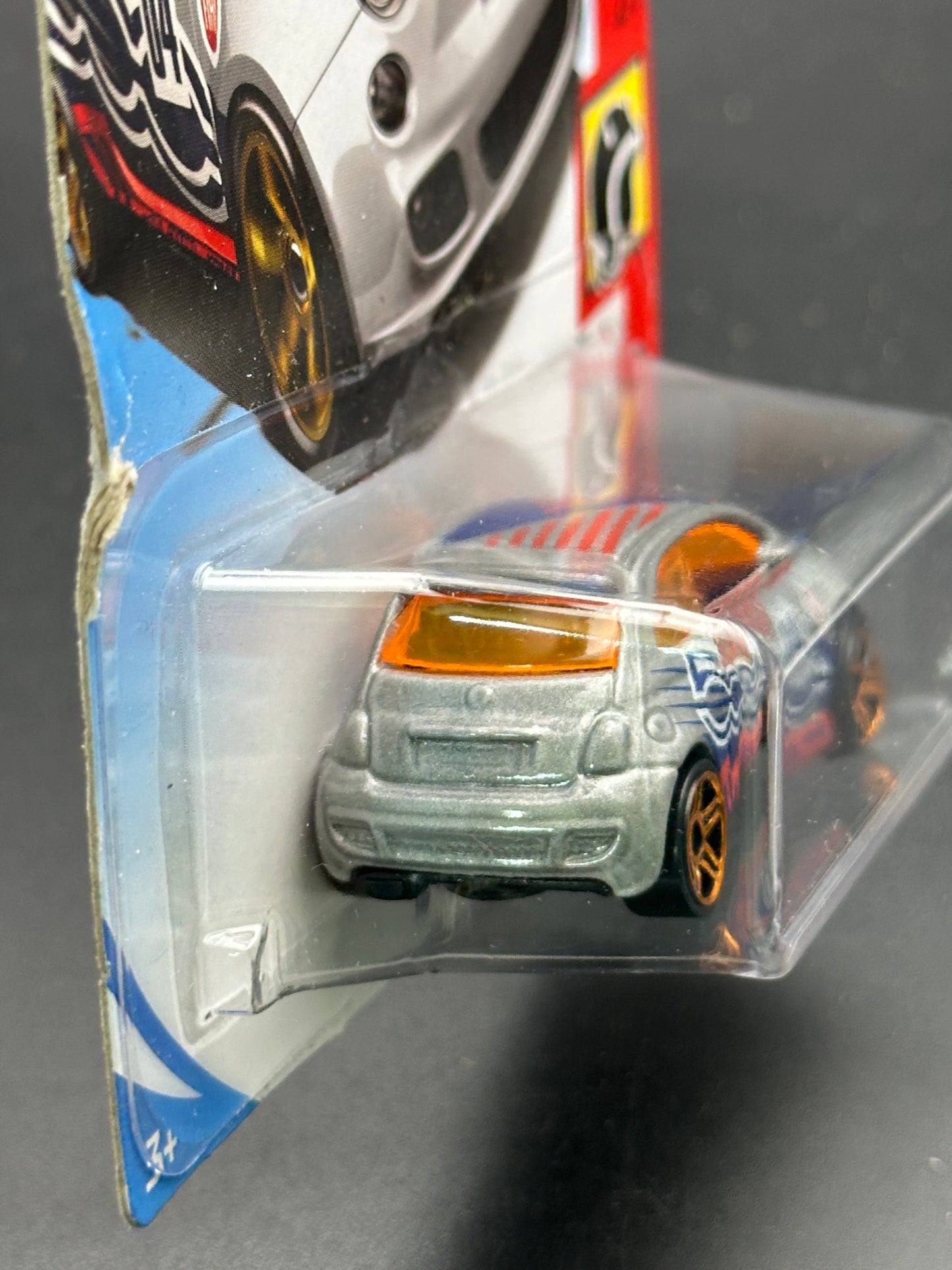 HOT WHEELS - FIAT 500 (2018) - HW DAREDEVILS 2/5