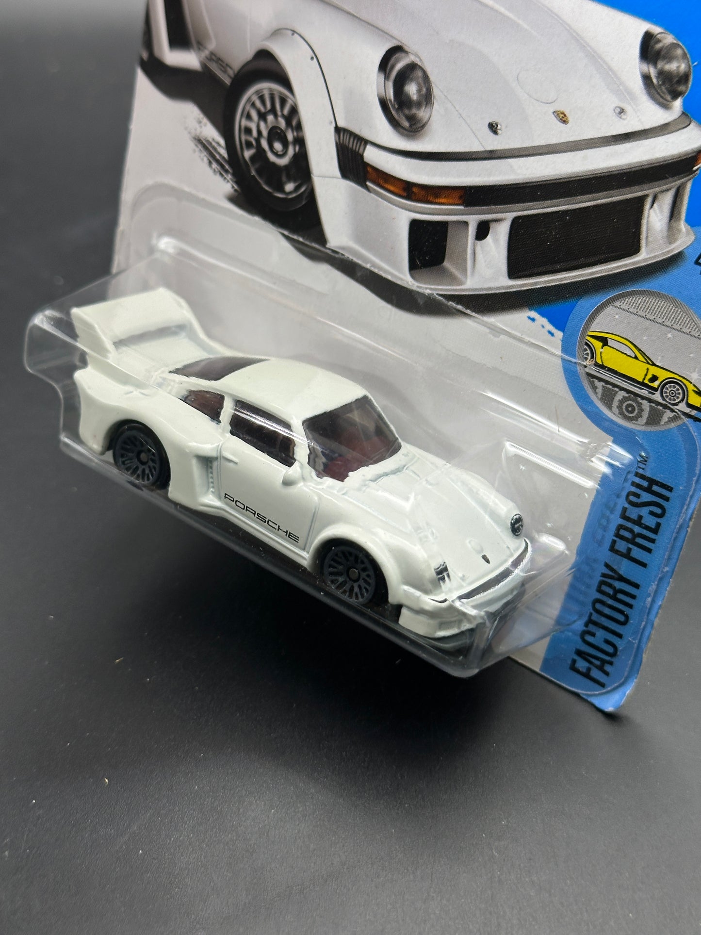 HOT WHEELS - PORSCHE 934.5 (2017) - HW FACTORY FRESH 4/10