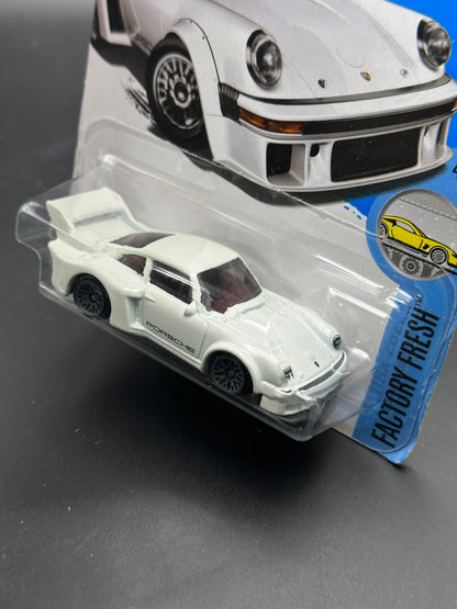 HOT WHEELS - PORSCHE 934.5 (2017) - HW FACTORY FRESH 4/10
