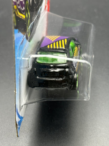 HOT WHEELS - FIAT 500 (2018) - HW DAREDEVILS 2/5
