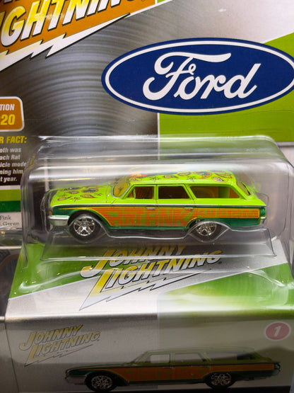 JOHNNY LIGHTNING - 1960 FORD COUNTRY SQUIRE - PRO COLLECTOR STORAGE TIN