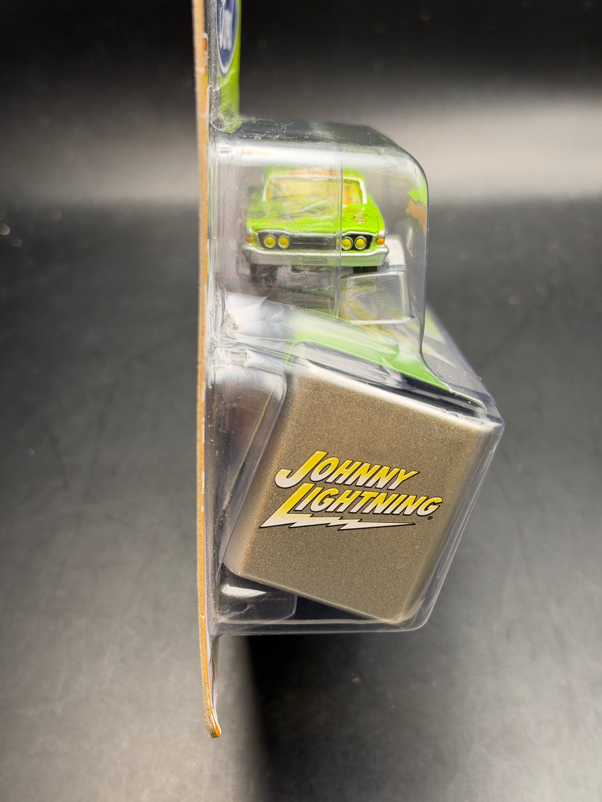 JOHNNY LIGHTNING - 1960 FORD COUNTRY SQUIRE - PRO COLLECTOR STORAGE TIN