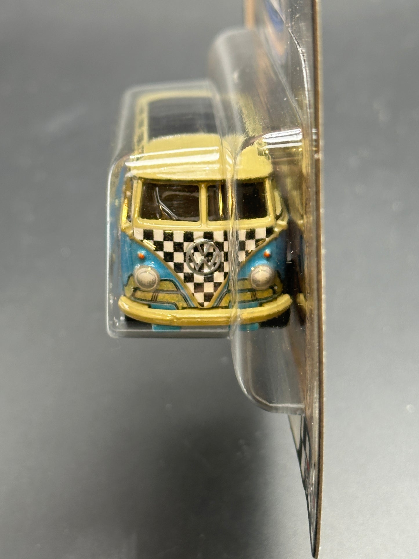 HOT WHEELS - VOLKSWAGEN DELUXE STATION WAGON (2022) - HW BOULEVARD #44
