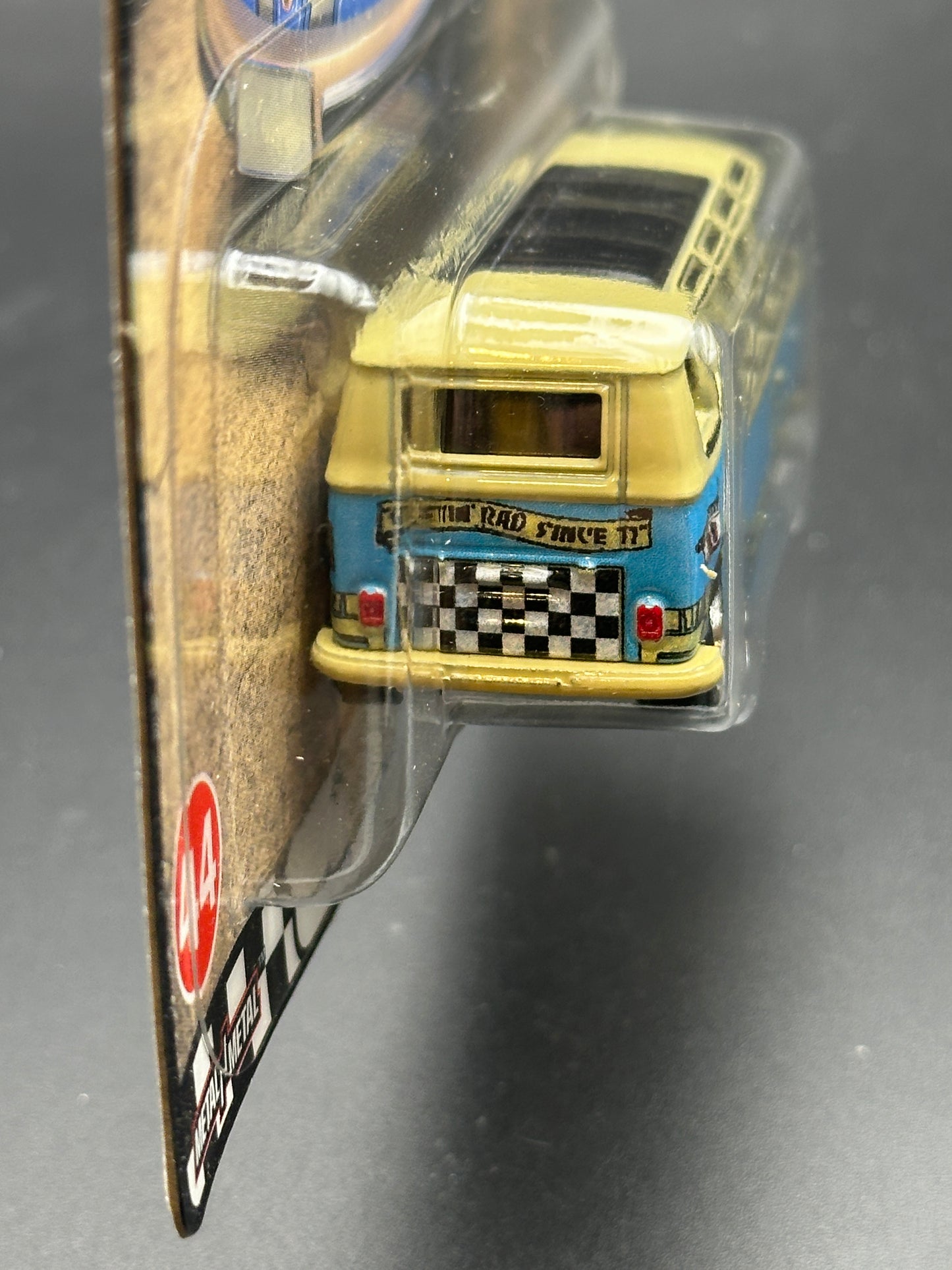 HOT WHEELS - VOLKSWAGEN DELUXE STATION WAGON (2022) - HW BOULEVARD #44