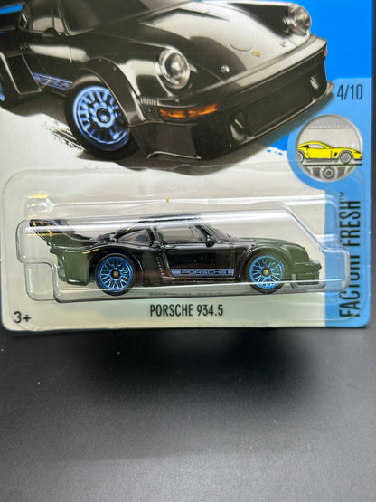 HOT WHEELS - PORSCHE 934.5 (2017) - HW FACTORY FRESH 4/10