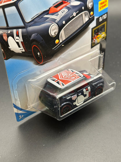 HOT WHEELS - MORRIS MINI (2018) - HW NIGHTBURNERZ 8/10