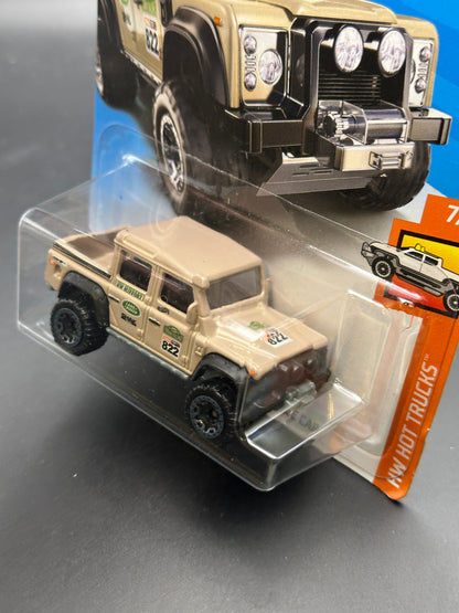 HOT WHEELS - 15 LAND ROVER DEFENDER DOUBLE CAB (2018) - HW HOT TRUCKS 7/10