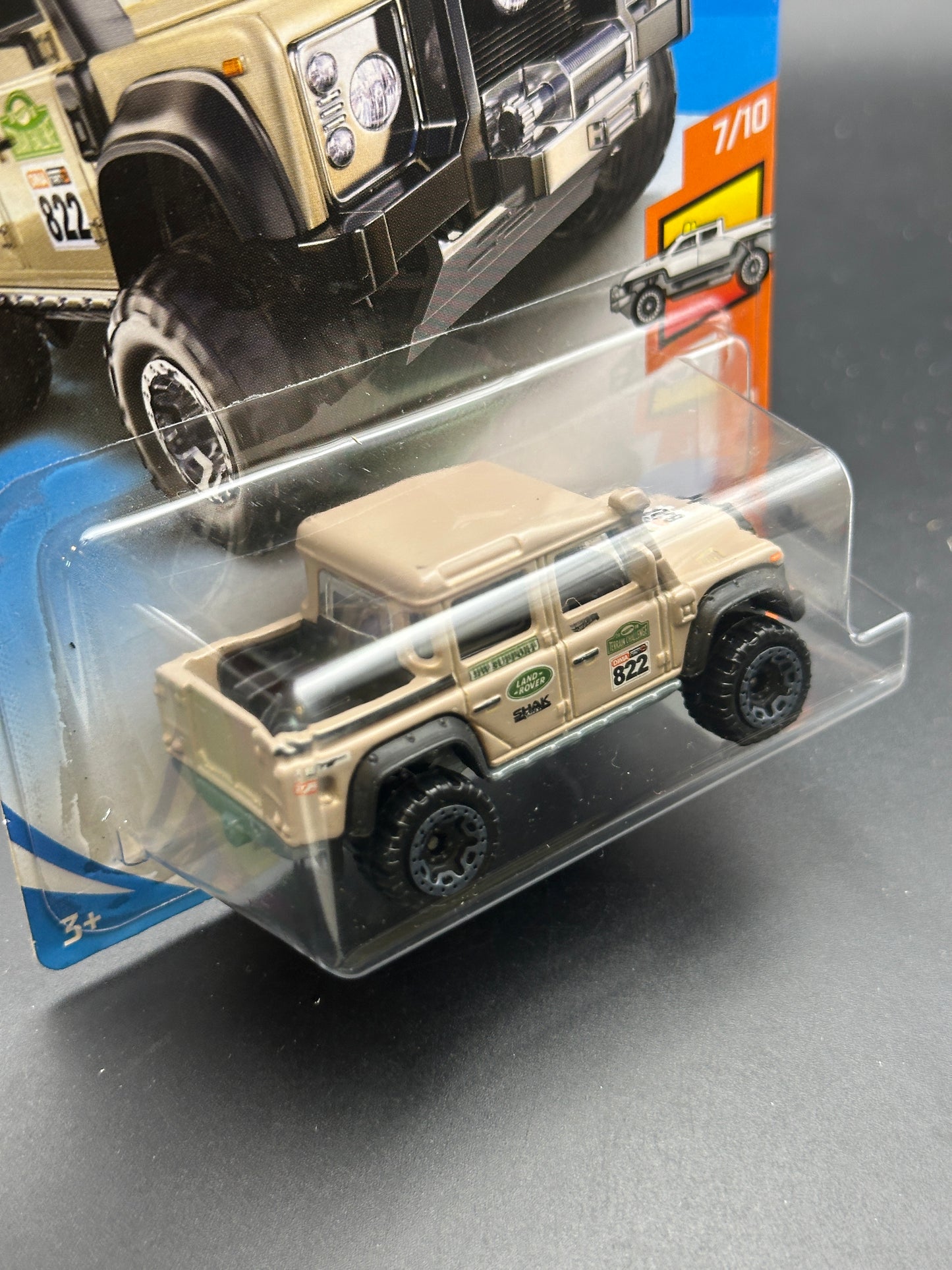 HOT WHEELS - 15 LAND ROVER DEFENDER DOUBLE CAB (2018) - HW HOT TRUCKS 7/10