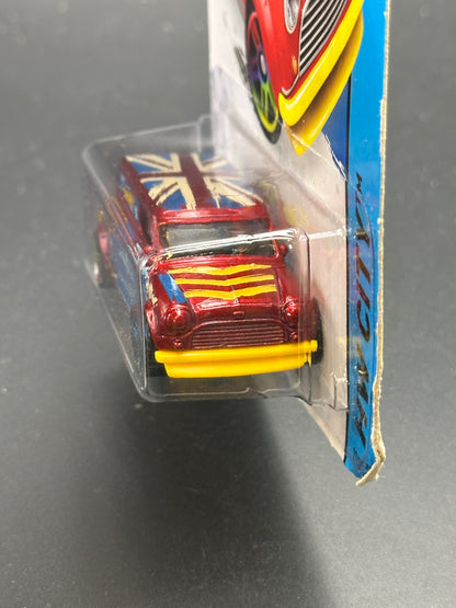 HOT WHEELS - 67 AUSTIN MINI VAN (2015) - HW CITY: HW ART CARS