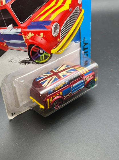HOT WHEELS - 67 AUSTIN MINI VAN (2015) - HW CITY: HW ART CARS