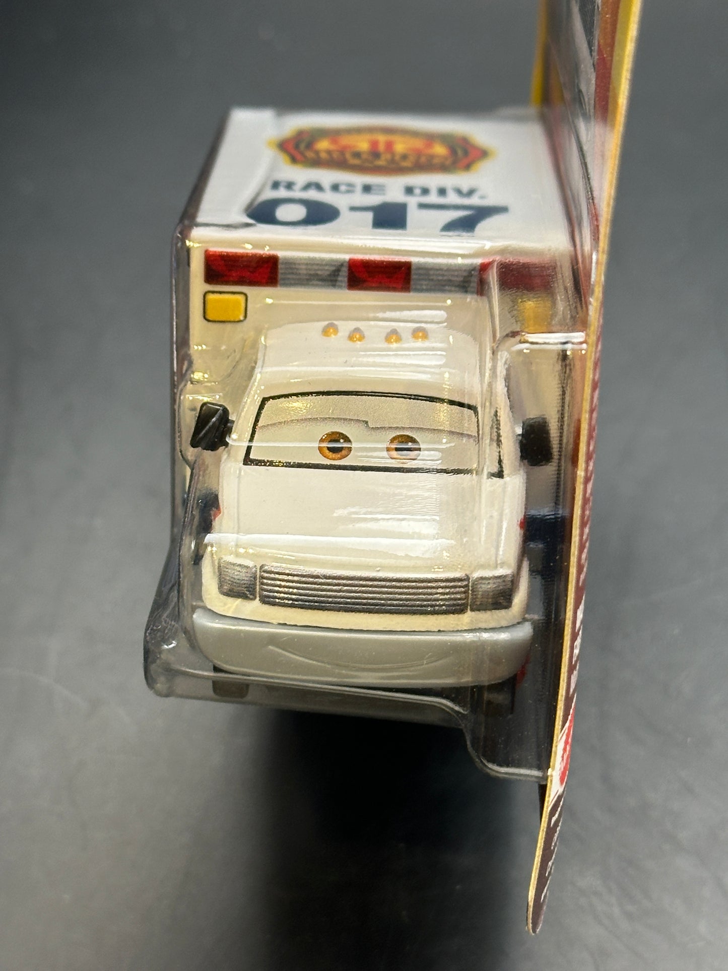 DISNEY PIXAR CARS - MORGAN MARTINS - CARS - RACE AND RESCUE DIECAST