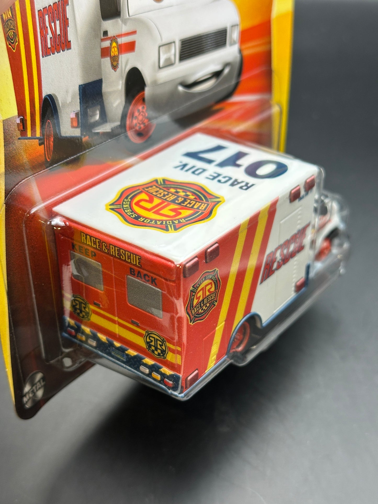 DISNEY PIXAR CARS - MORGAN MARTINS - CARS - RACE AND RESCUE DIECAST