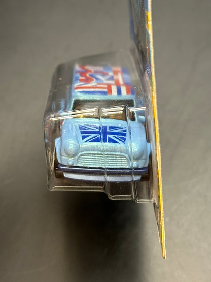 HOT WHEELS - 67 AUSTIN MINI VAN (2025) - HW ART CARS 10/10