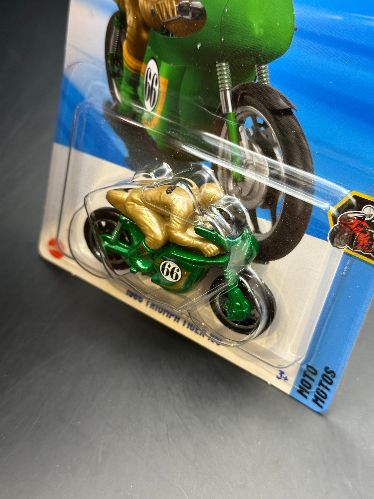 HOT WHEELS - 1966 TRIUMPH TIGER 100 - TREASURE HUNT (2025) - HW MOTO 5/5