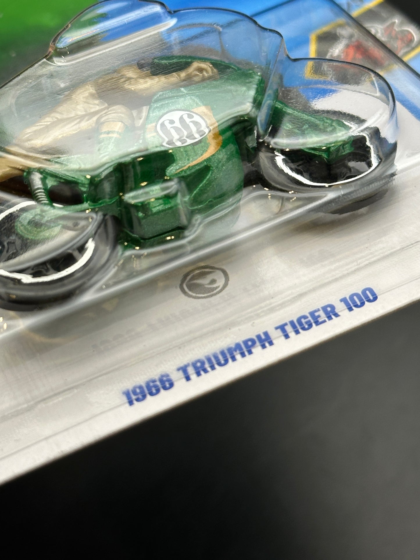 HOT WHEELS - 1966 TRIUMPH TIGER 100 - TREASURE HUNT (2025) - HW MOTO 5/5