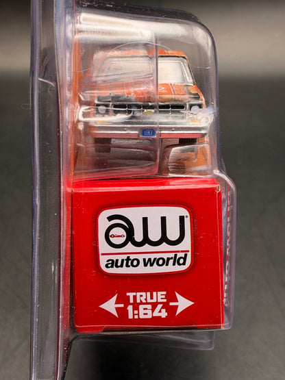 AUTO WORLD - 1978 CHEVY SILVERADO FLEETSIDE - 1/64 SCALE