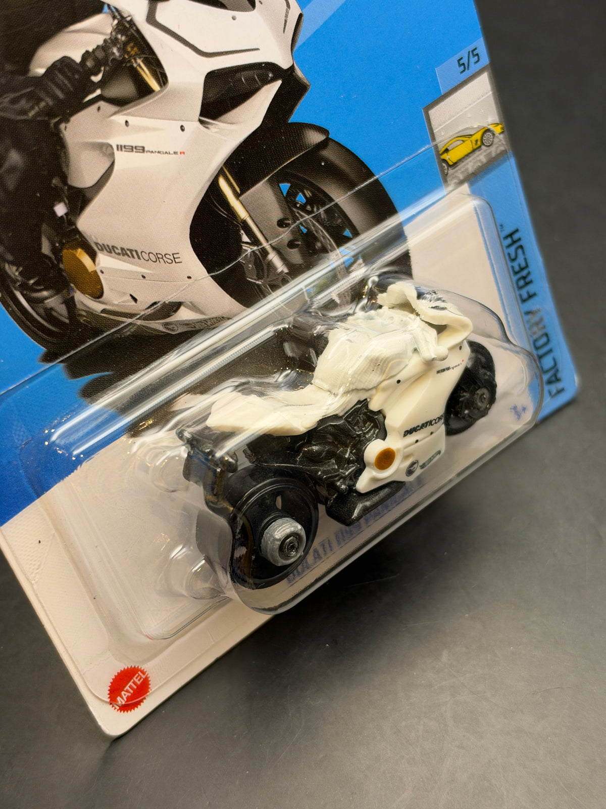 HOT WHEELS - DUCATI 1199 PANIGALE (2023) - TREASURE HUNT - HW FACTORY FRESH 5/5