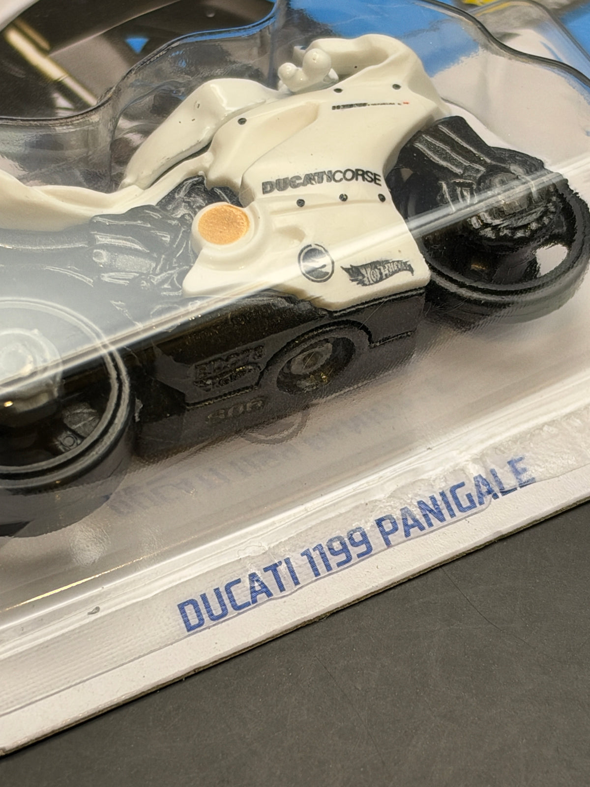 HOT WHEELS - DUCATI 1199 PANIGALE (2023) - TREASURE HUNT - HW FACTORY FRESH 5/5