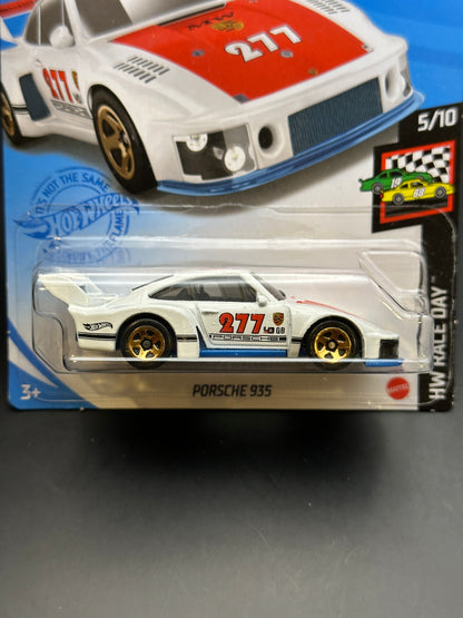 HOT WHEELS - PORSCHE 935 (2021) - HW RACE DAY 5/10