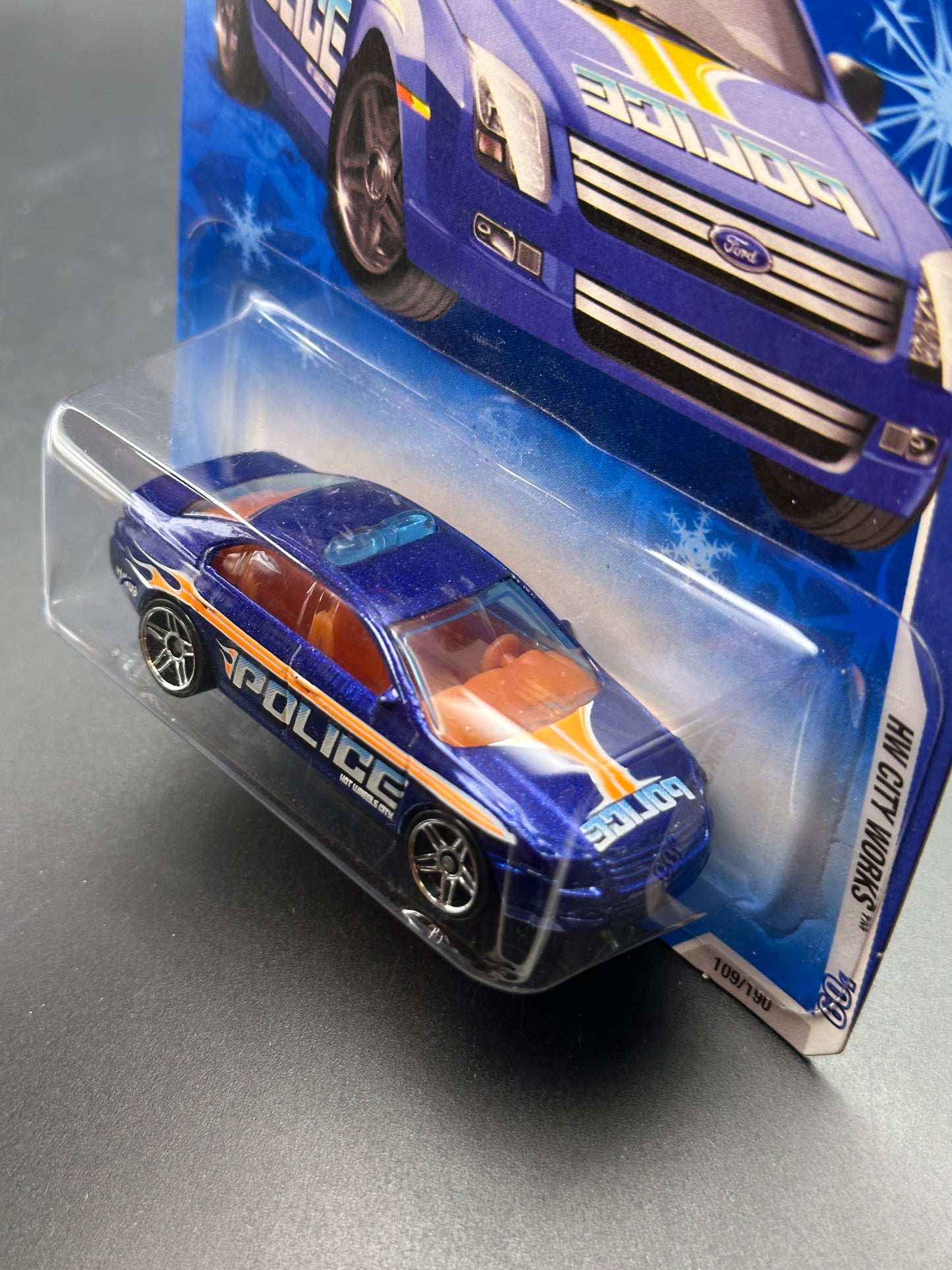 HOT WHEELS - FORD FUSION (2009) - HW CITY WORKS