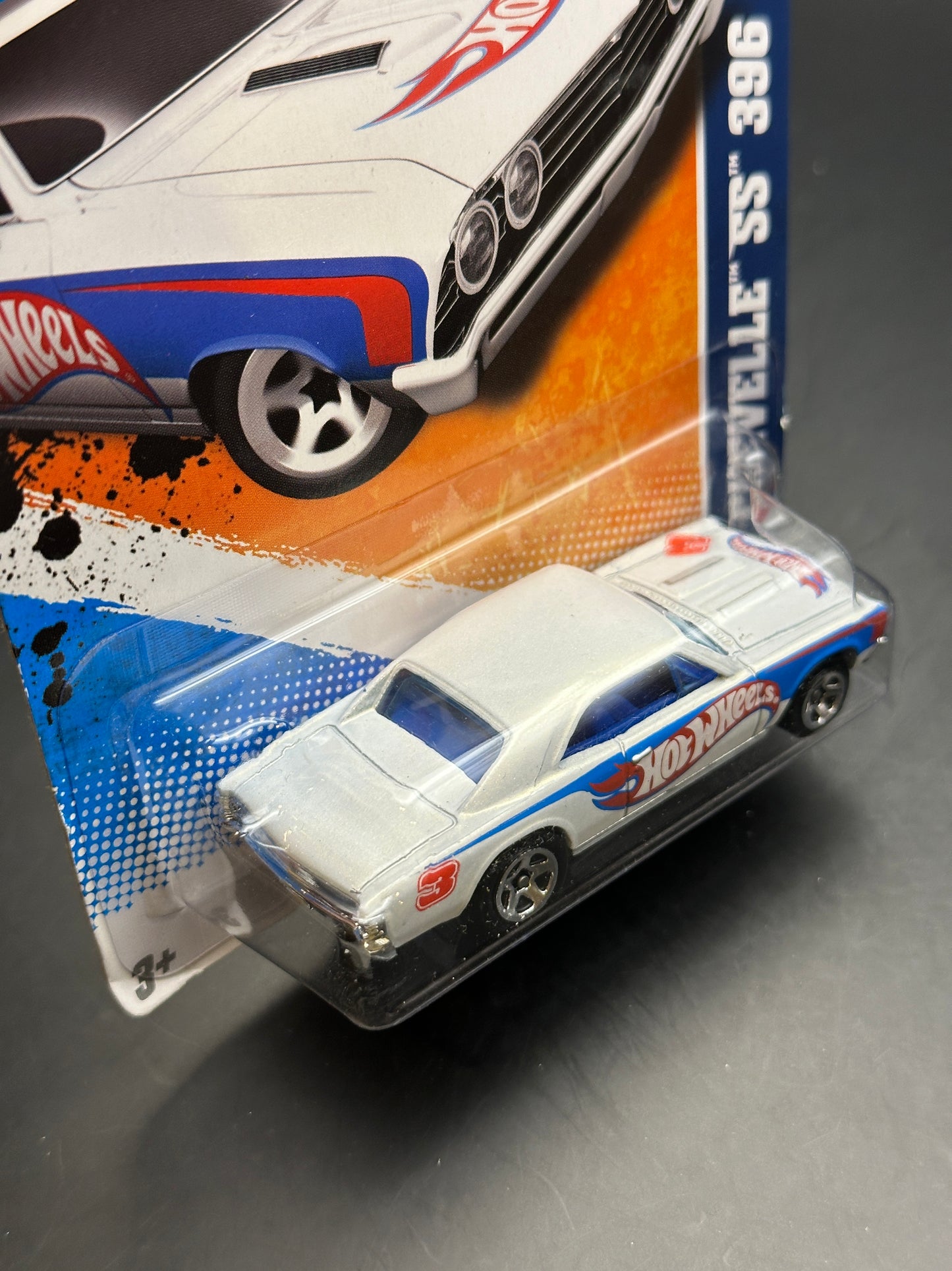 HOT WHEELS - 67 CHEVELLE SS 396 (2011) - HW RACING 1/10