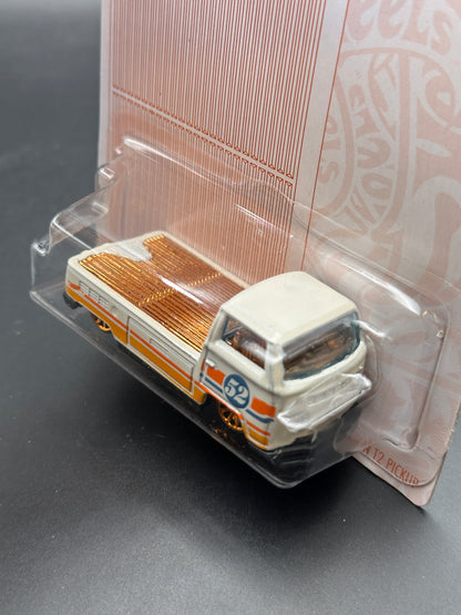 HOT WHEELS - VOLKSWAGEN T2 PICKUP (2020) - ANNIVERSARY PEARL AND CHROME SERIES 6/6