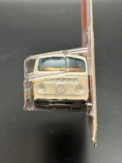 HOT WHEELS - VOLKSWAGEN T2 PICKUP (2020) - ANNIVERSARY PEARL AND CHROME SERIES 6/6