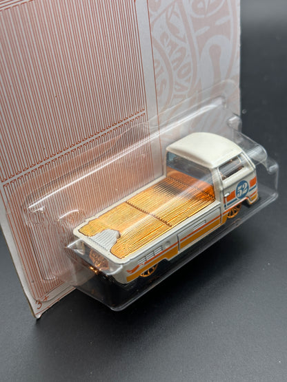 HOT WHEELS - VOLKSWAGEN T2 PICKUP (2020) - ANNIVERSARY PEARL AND CHROME SERIES 6/6