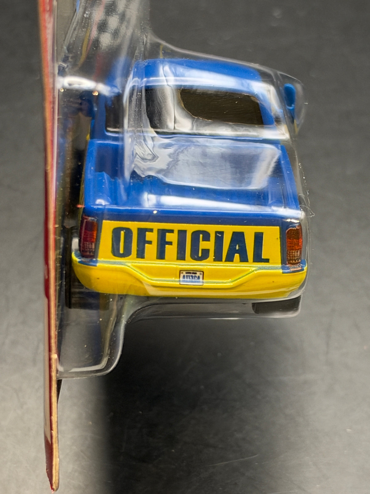DISNEY PIXAR CARS 20th ANNIVERSARY - DEXTER HOOVER WITH CHECKERED FLAG - DIECAST