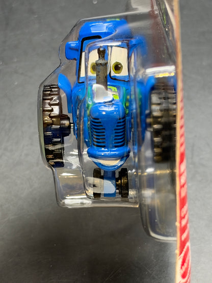 DISNEY PIXAR CARS 20th ANNIVERSARY - CLUTCH AID RACING TRACTOR - DIECAST