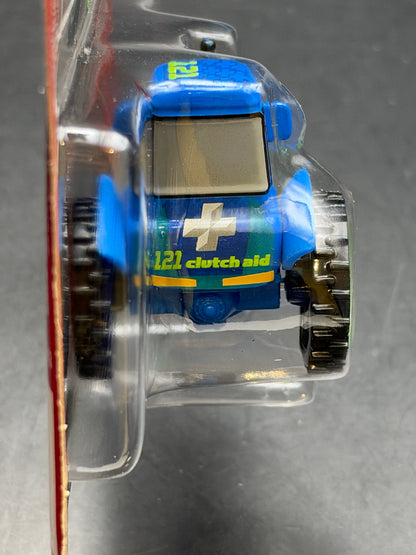 DISNEY PIXAR CARS 20th ANNIVERSARY - CLUTCH AID RACING TRACTOR - DIECAST