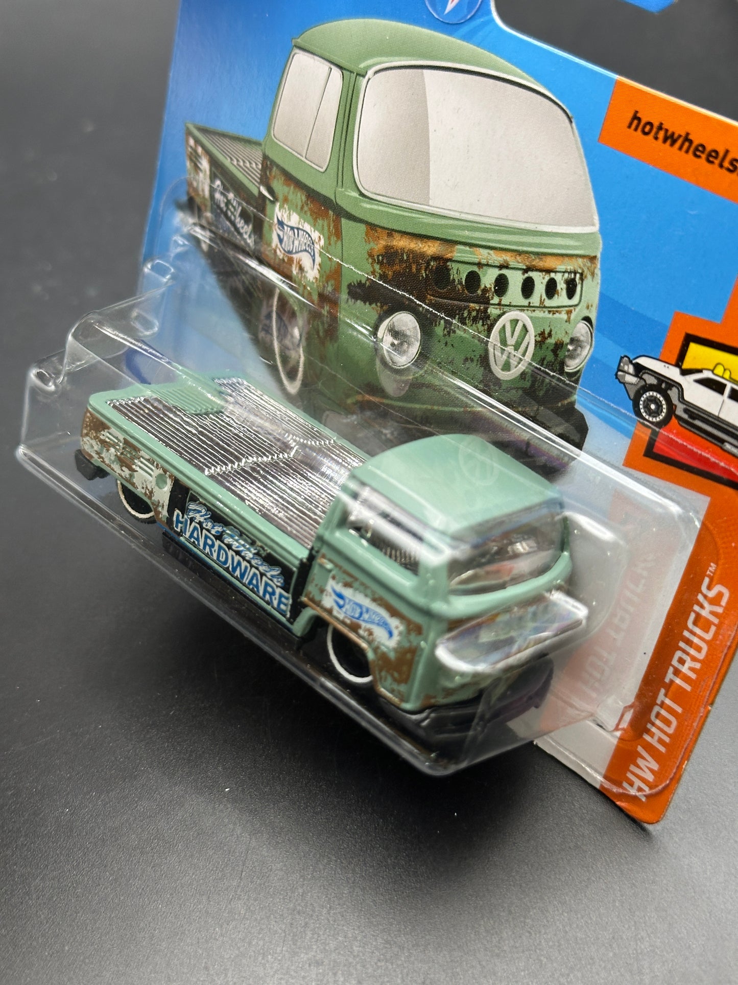 HOT WHEELS - VOLKSWAGEN T2 PICKUP (2018) - HW HOT TRUCKS 3/10