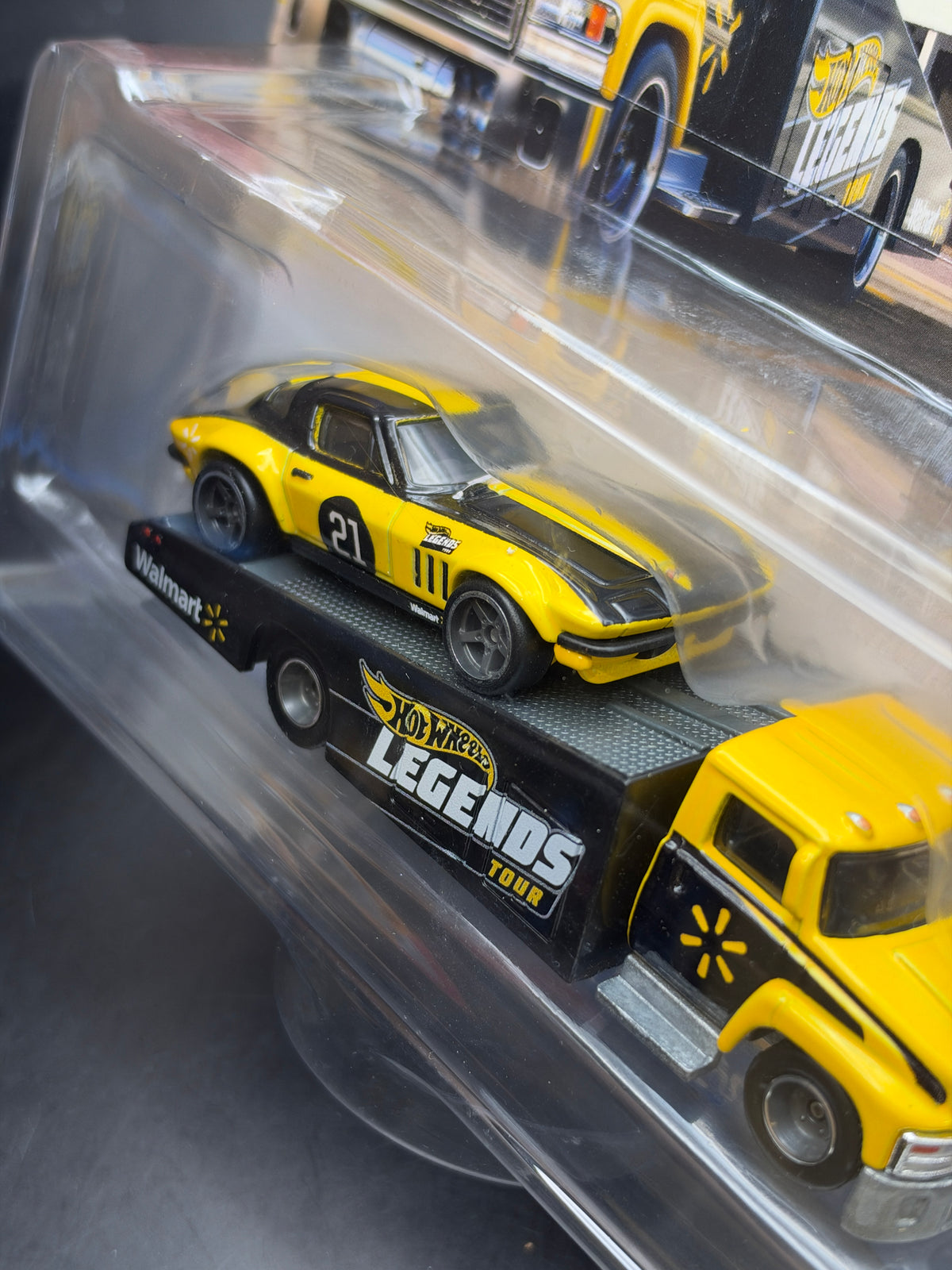 HOT WHEELS - CUSTOM CORVETTE STINGRAY COUPE / CARRY ON (2021) - TEAM TRANSPORT - WALMART EXCLUSIVE