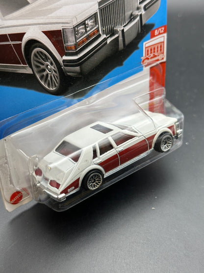 HOT WHEELS - 82 CADILLAC SEVILLE (2023) - HW RED EDITION 8/12