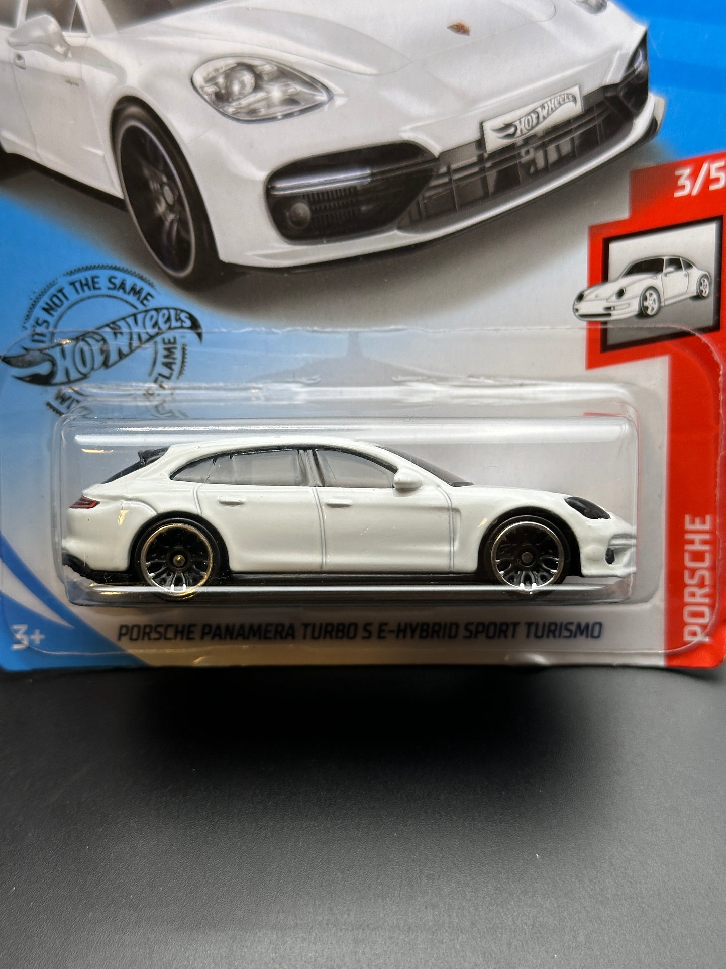 HOT WHEELS - PORSCHE PANAMERA TURBO S E-HYBRID SPORT TURISMO (2020) - HW PORSCHE 3/5