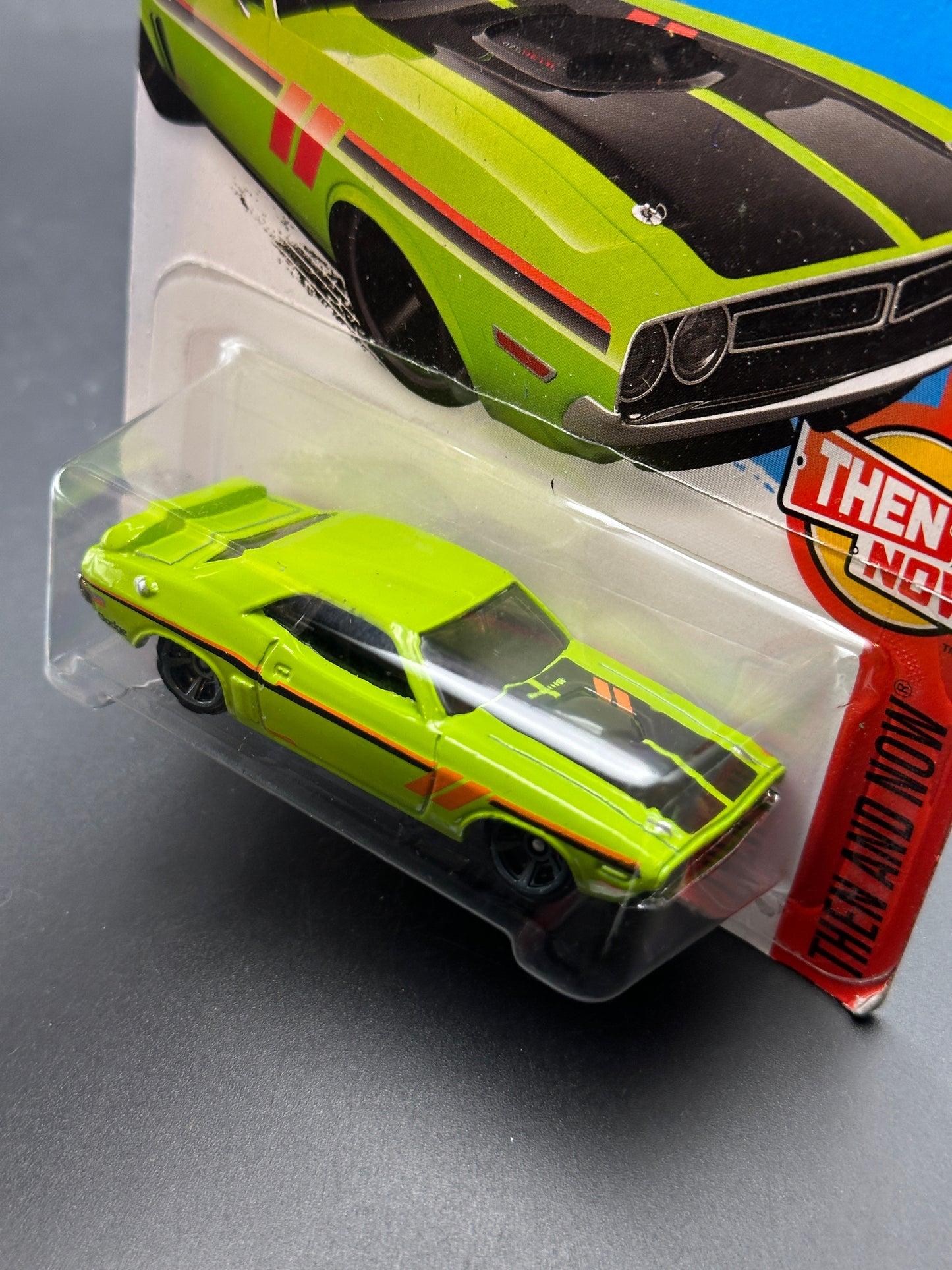 HOT WHEELS - 71 DODGE CHALLENGER (2016) - HW THEN AND NOW 4/10