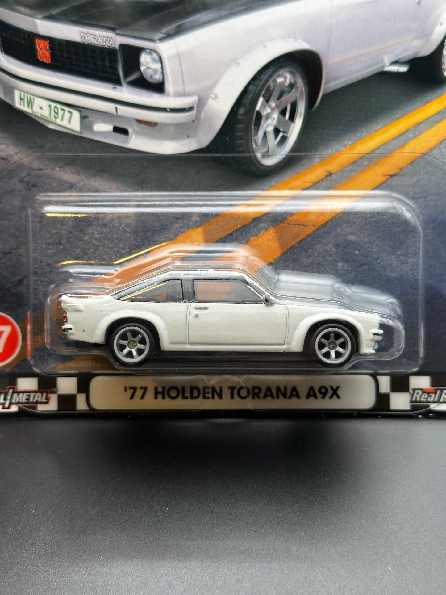 HOT WHEELS - 77 HOLDEN TORANA A9X (2023) - HW BOULEVARD #77