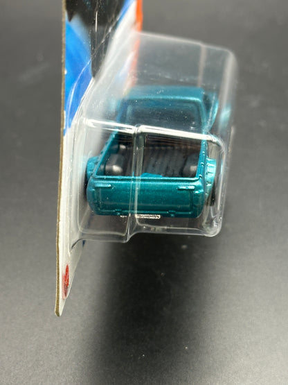 HOT WHEELS - 1975 DATSUN SUNNY TRUCK B120 (2025) - HW HOT TRUCKS 6/10