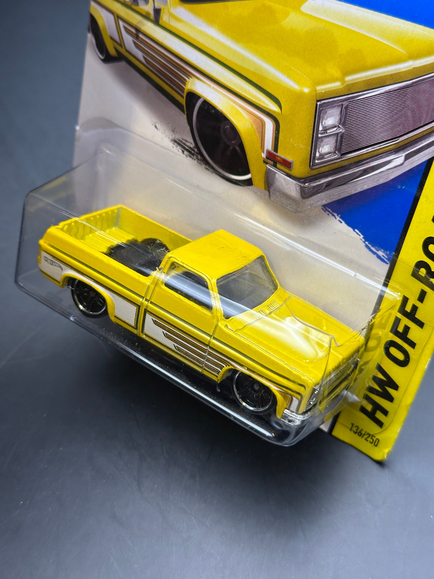 HOT WHEELS - 83 CHEVY SILVERADO (2014) - HW OFF-ROAD