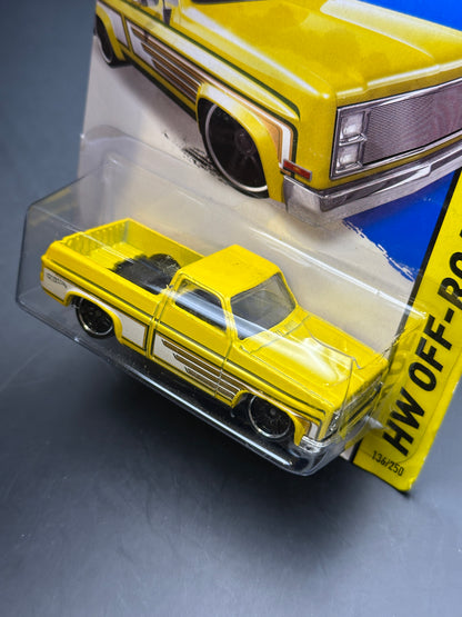 HOT WHEELS - 83 CHEVY SILVERADO (2014) - HW OFF-ROAD
