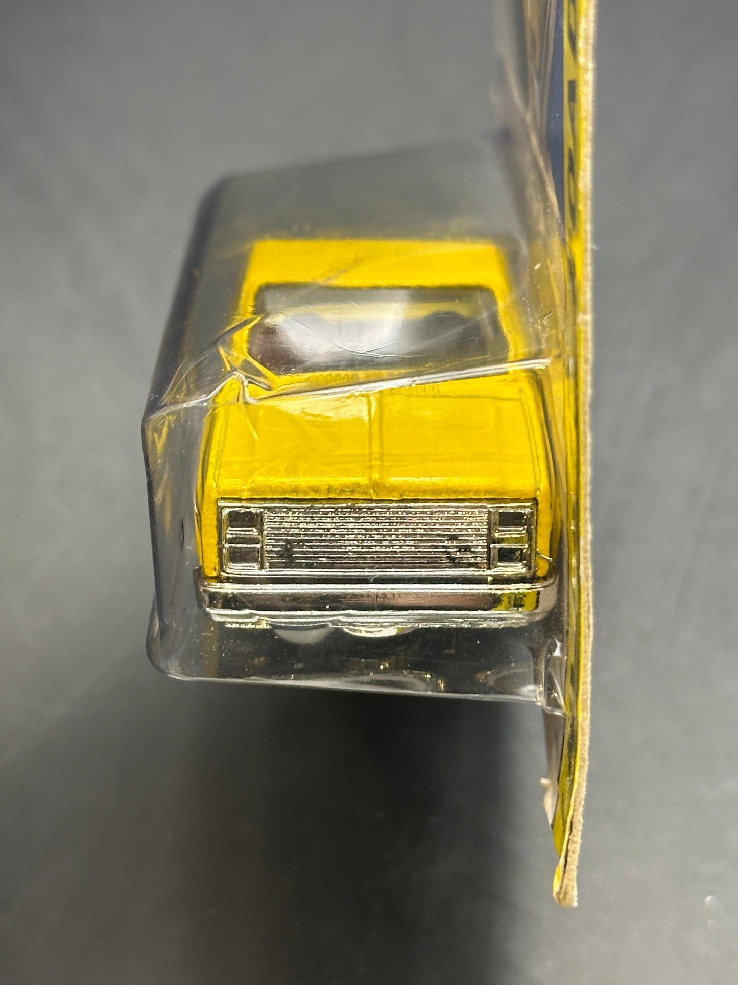 HOT WHEELS - 83 CHEVY SILVERADO (2014) - HW OFF-ROAD