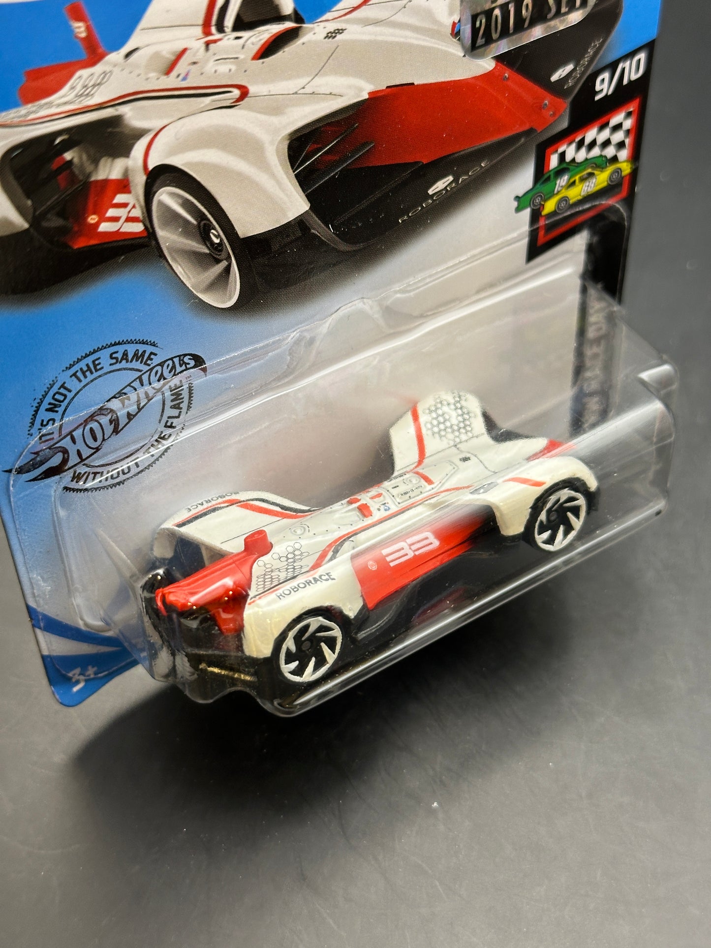 HOT WHEELS - ROBORACE ROBOCAR (2019) - HW RACE DAY 2019