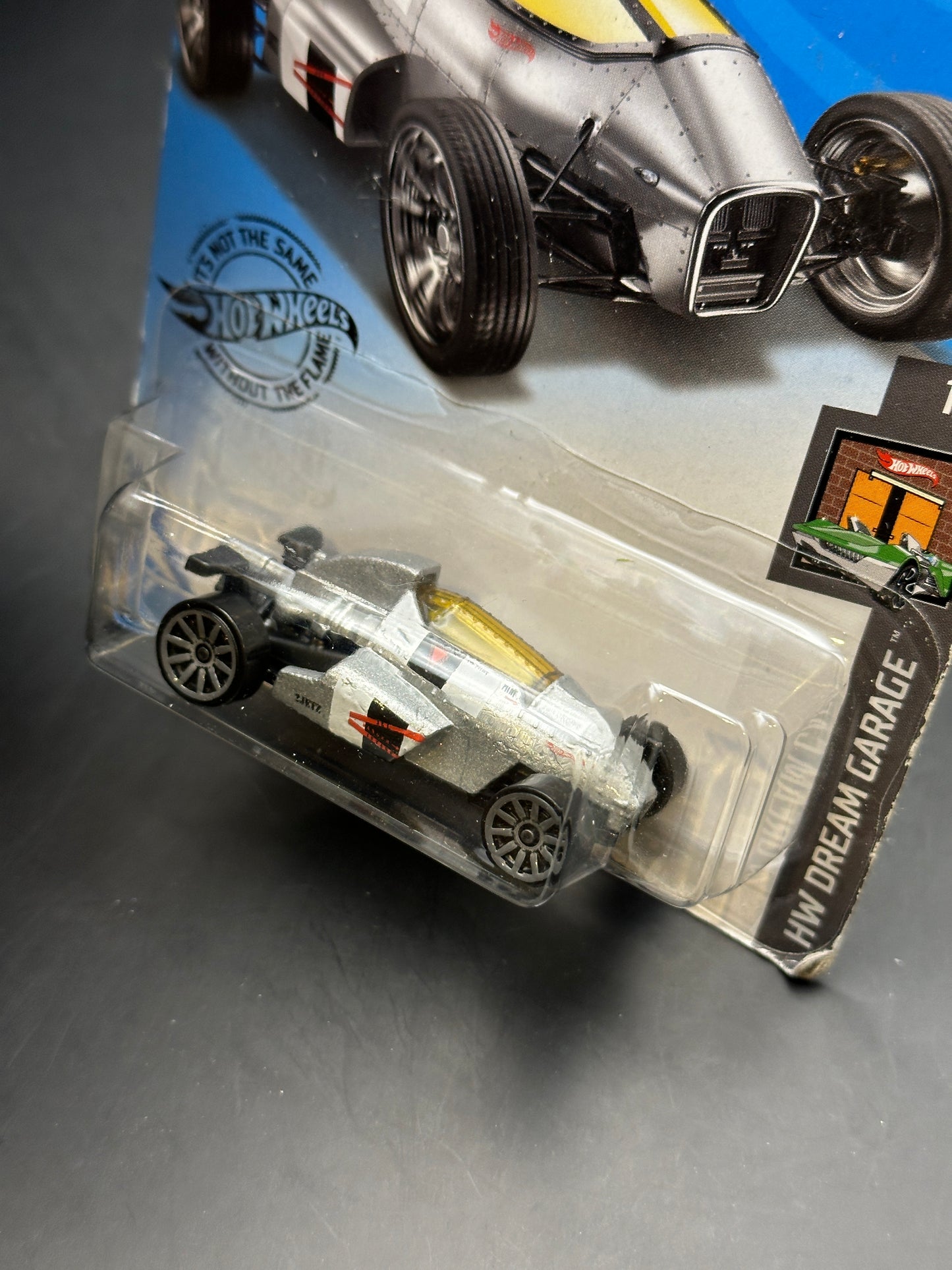 HOT WHEELS - 2 JET Z (2020) - HW DREAM GARAGE 1/10