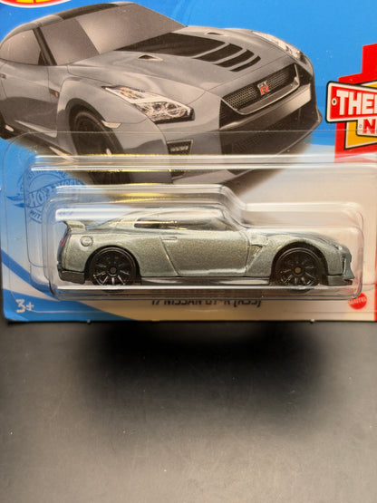 HOT WHEELS - 17 NISSAN GTR R35 (2021) - THEN AND NOW 2/10