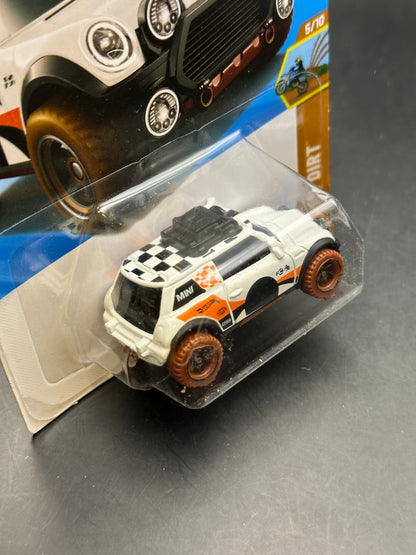 HOT WHEELS - LIL ROAR (2026) - HW DIRT 5/10