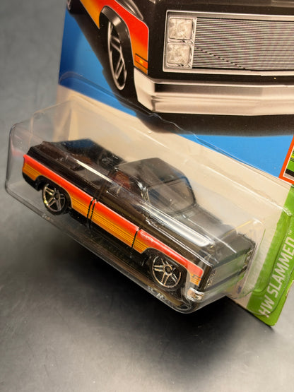 HOT WHEELS - 83 CHEVY SILVERADO (2023) - HW SLAMMED 1/5