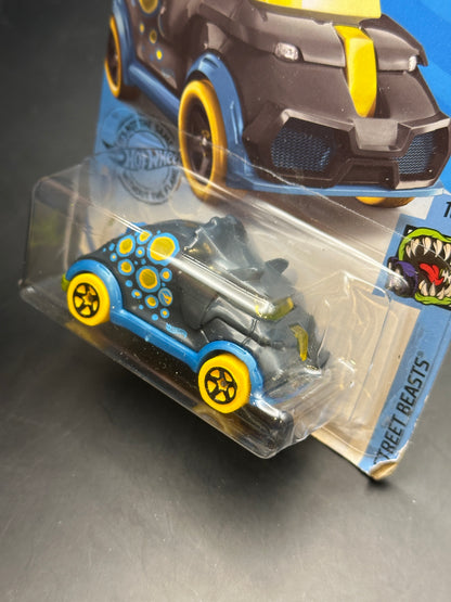 HOT WHEELS - TRICERA TRUCK - TREASURE HUNT (2020) - HW STREET BEASTS 10/10